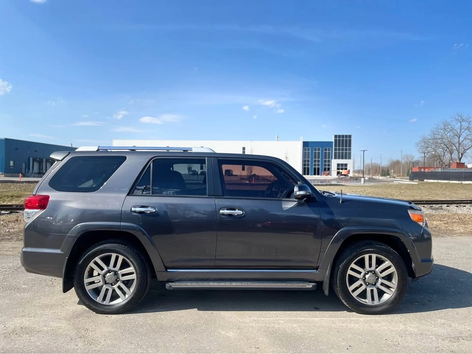 2011 Toyota 4Runner SR5 4WD - photo 4