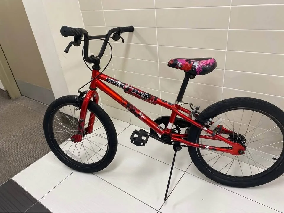 Supercycle Flex BMX bike, 20” wheels, Excellent condition! image indicator(2)