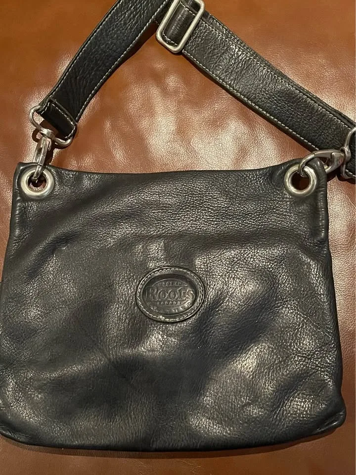 Roots Village Tribe cross body bag in black, great condition! image indicator(2)