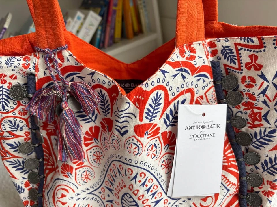 NWT L'Occitane x Antik Batik Ltd Edition Tote Bag - photo 2