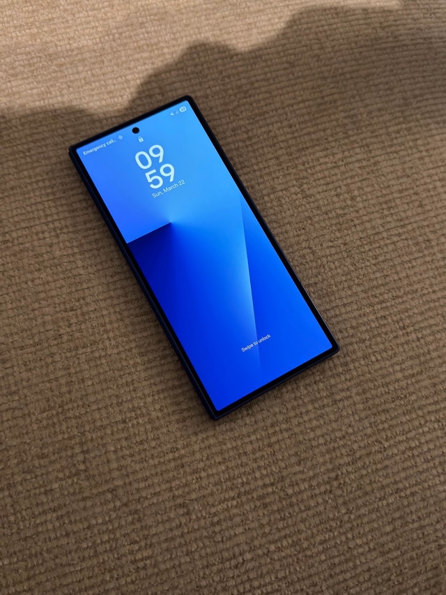 Samsung Galaxy Z Fold7 Bundle (Phone, Watch, Buds, 3 Tags) - photo 3