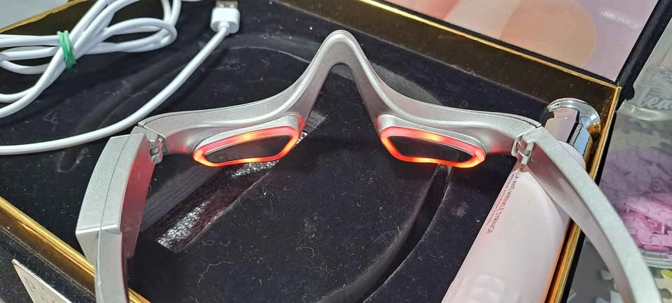 Undereye EMS Facial Device - photo 3