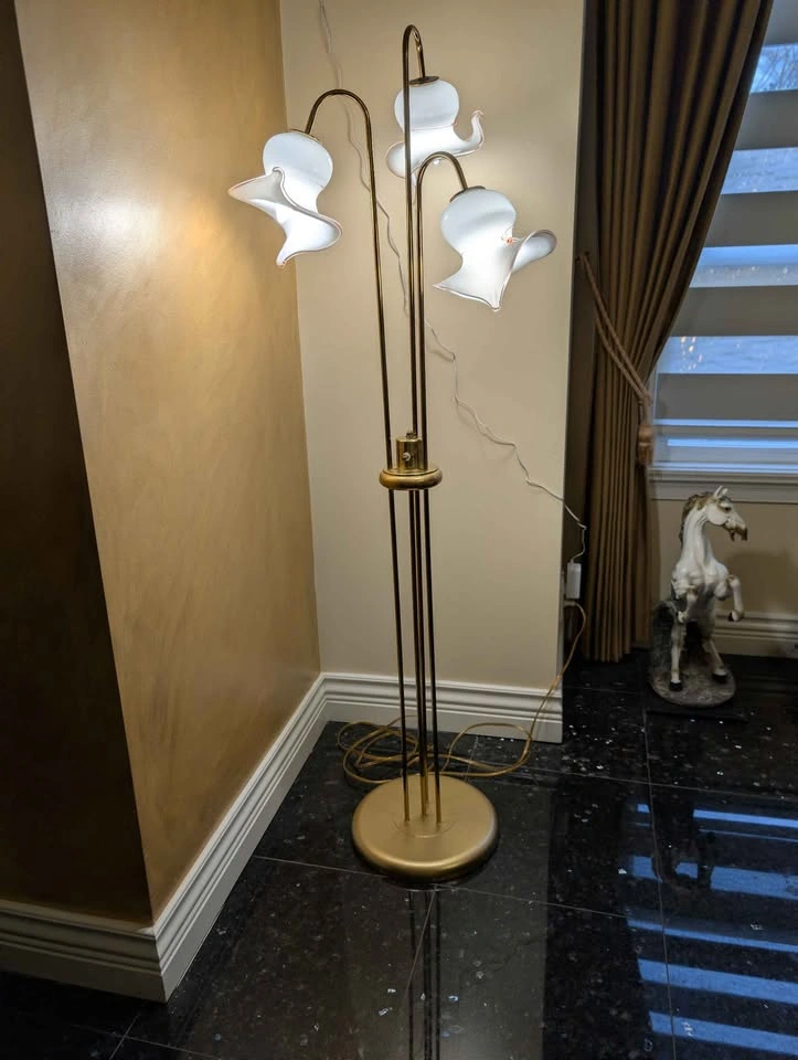 Vintage MCM Murano Glass Tulip Lamp - photo 3