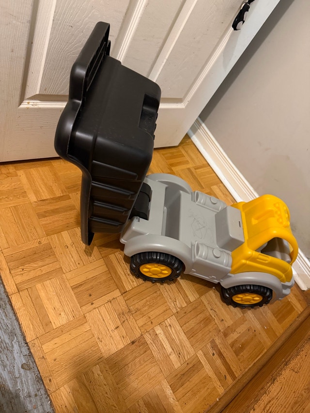 Step2 Dump Truck - photo 5