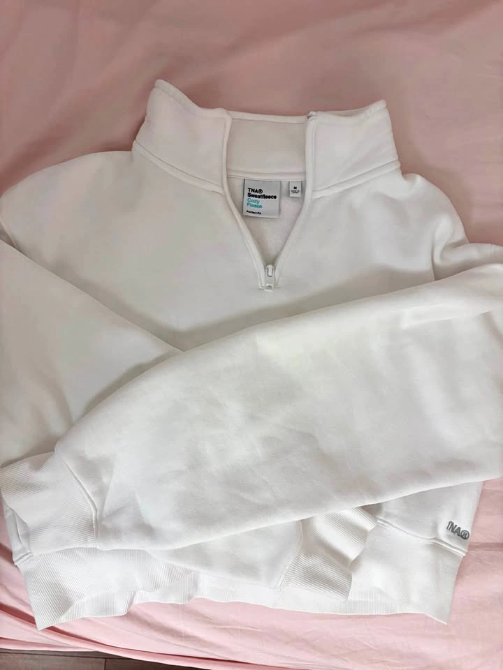 Aritzia Sweatfleece Quarter Zip Cropped