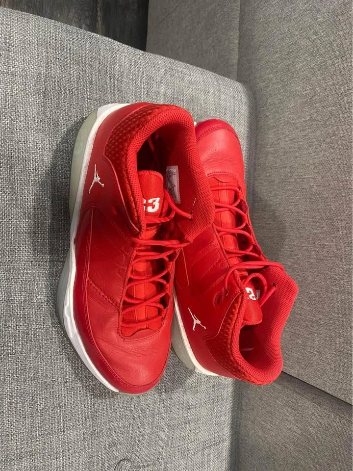 Jordan Aura 3 University