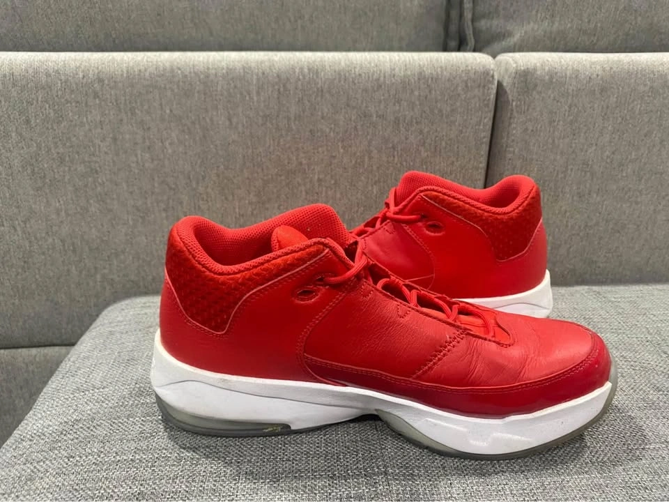 Jordan Aura 3 University - photo 2