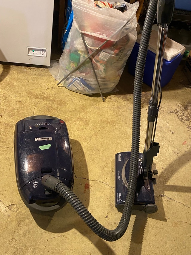 Kenmore Vacuum - photo 2