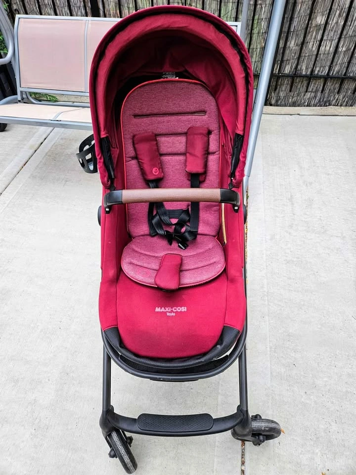 Essential Red Maxi Cosi Stroller
