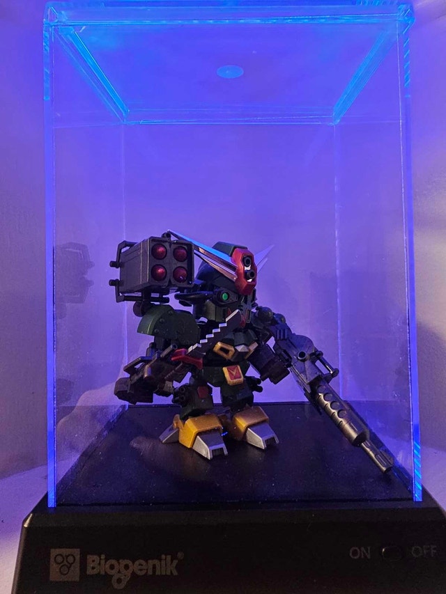 Gundam Model Kits Display Case with Blue LED - photo 4