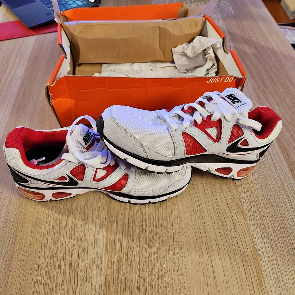 Nike Air Max Turbulence+ 18 Men's Size 7 White Red Black NEW W/