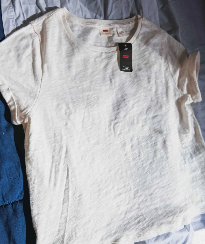 NEW Levi's Standard Fit T-Shirt Off-White Cream Size Medium | NW - photo 4