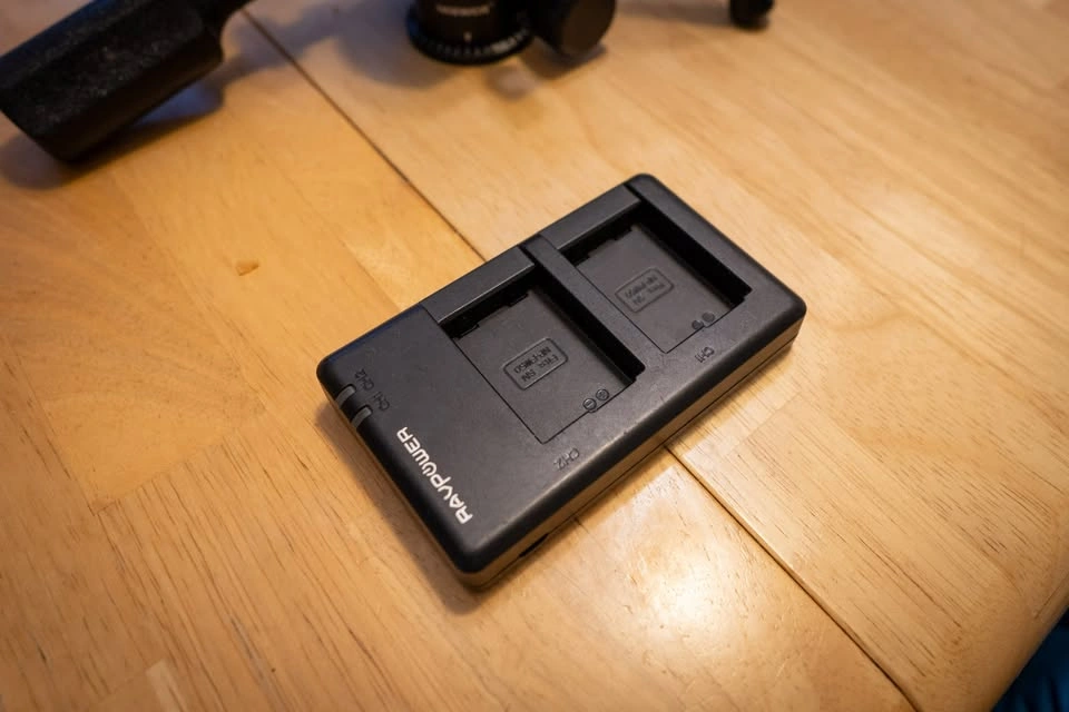 Camera Gear: Carbon Fibre Tripod, Video Head, Battery Charger - photo 3