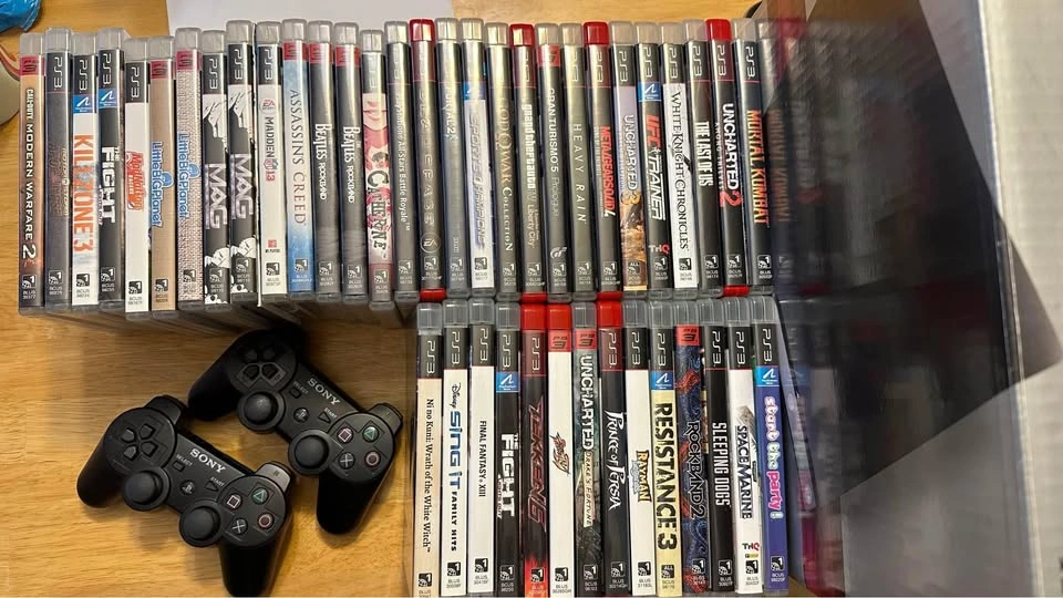 Ultimate PS3 Bundle! 43 GAMES & 2 Controllers & 2 Mics - photo 2