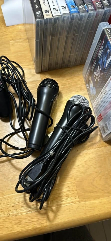 Ultimate PS3 Bundle! 43 GAMES & 2 Controllers & 2 Mics - photo 3