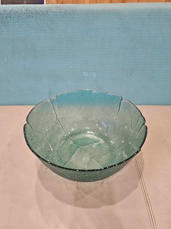 Decorative Glass Serving Bowl