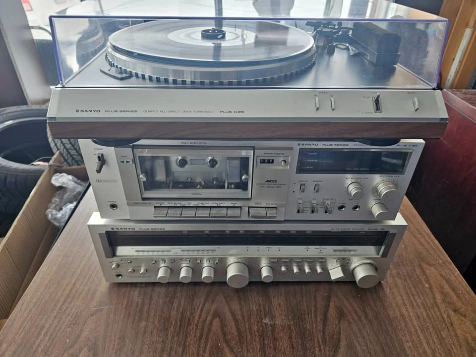 Vintage SANYO Plus Series Hi-Fi Stereo System