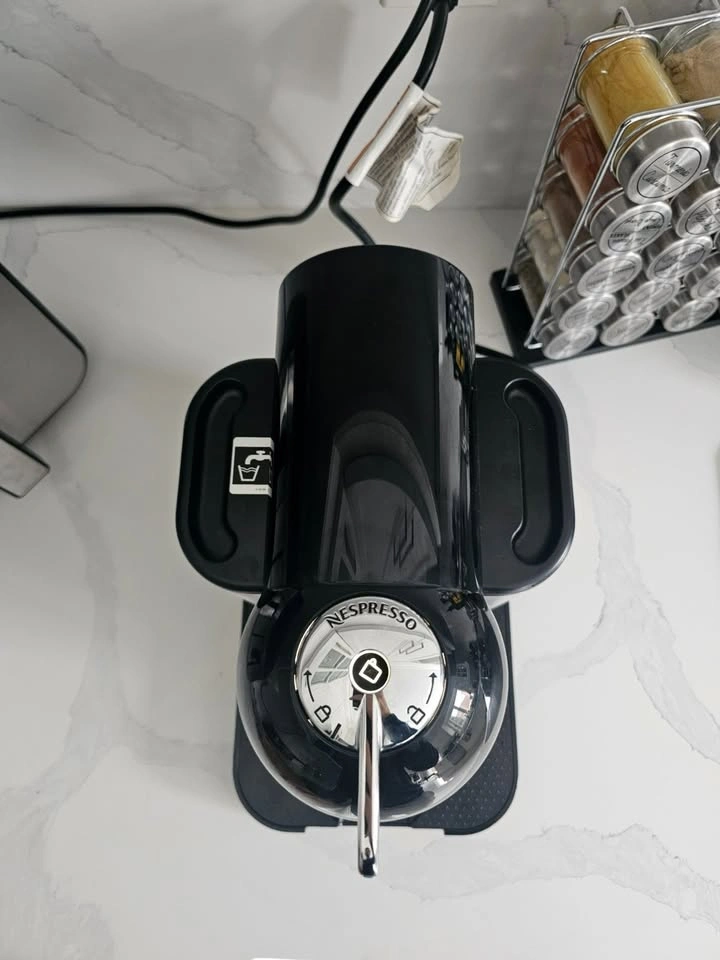 Nespresso Vertuo Coffee Machine - photo 2