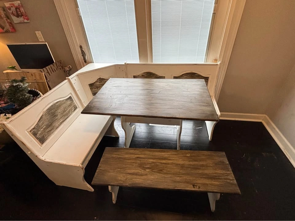 Farmhouse Kitchen Corner Table with Storage Bench
