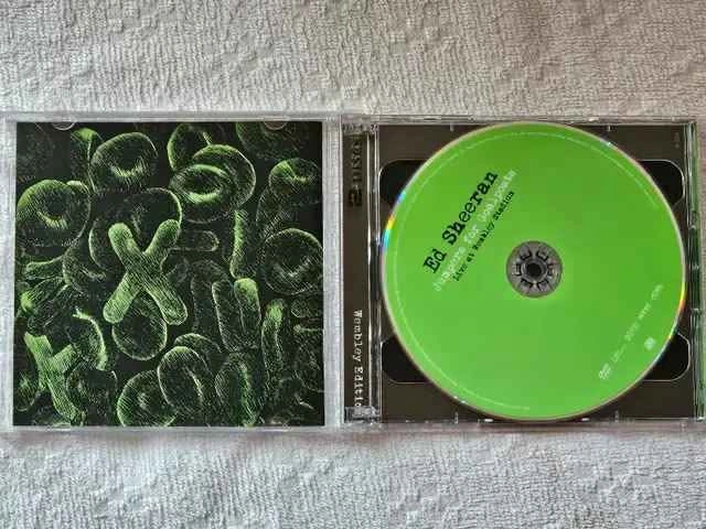 Ed Sheeran X Wembley Edition CD and Blu-ray - photo 3