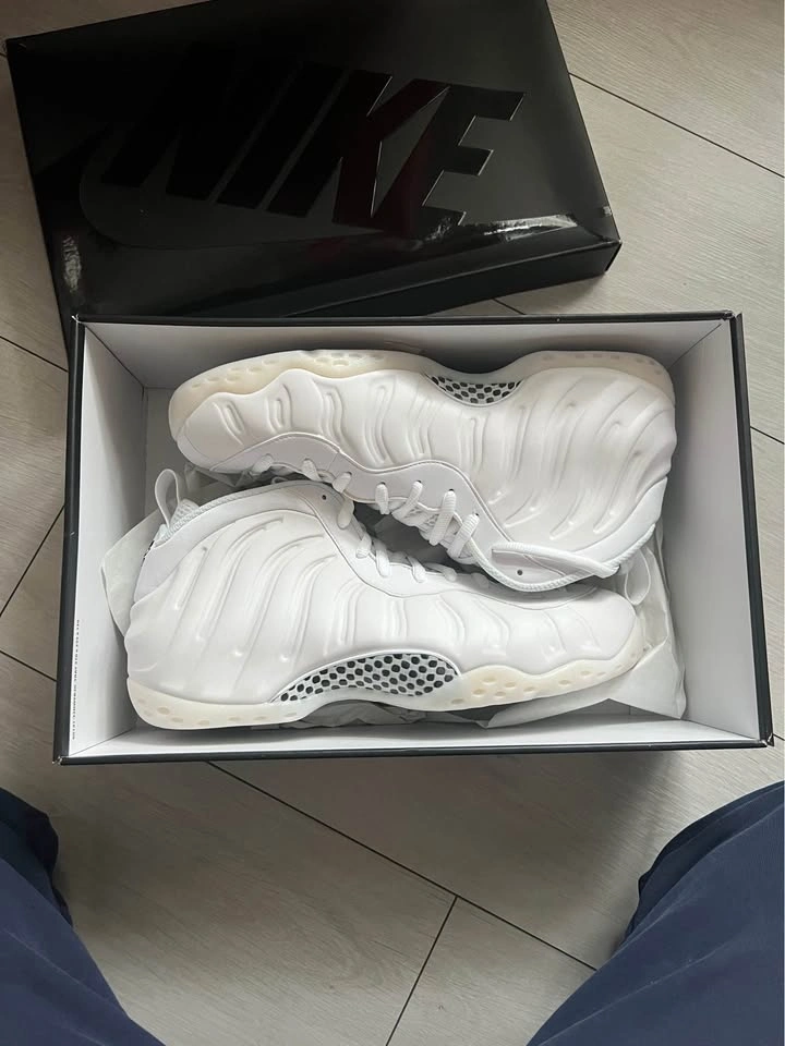 Nike Foamposite Triple White Size 11.5 - photo 2
