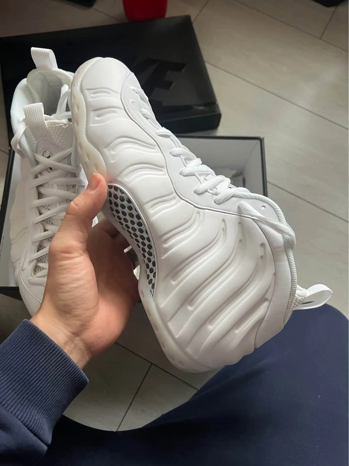 Nike Foamposite Triple White Size 11.5 - photo 5