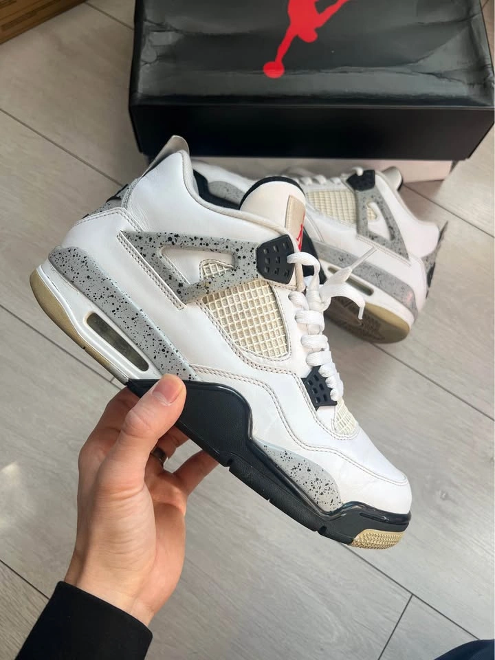 Jordan 4 White Cement Size 11 - photo 2