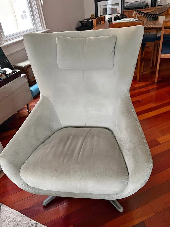 Structube Anita Lounge Swivel Chair