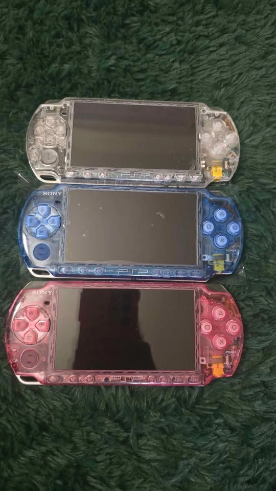 Sony PSP 3000 - Clear & Solid Colors - photo 3