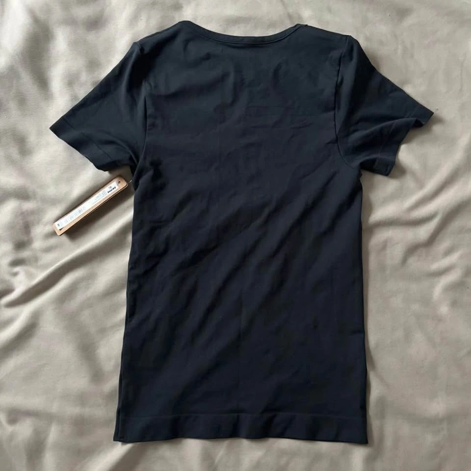 Skims Green Soft Smoothing Seamless T-Shirt - photo 4