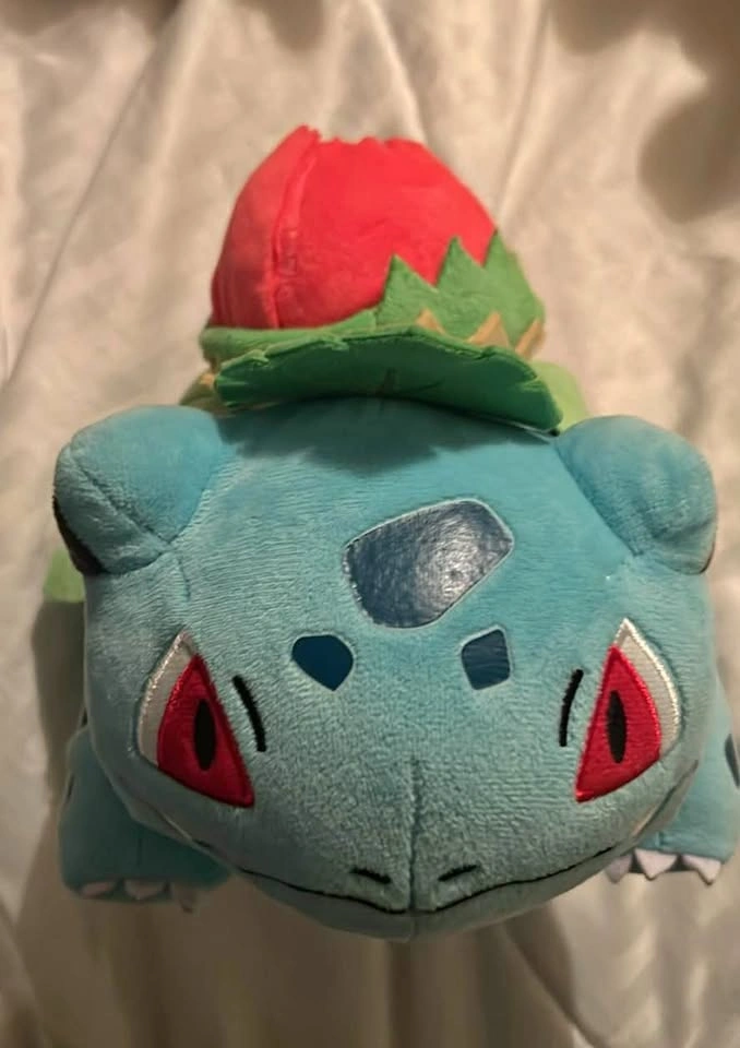 Pokemon Ivysaur Plushie