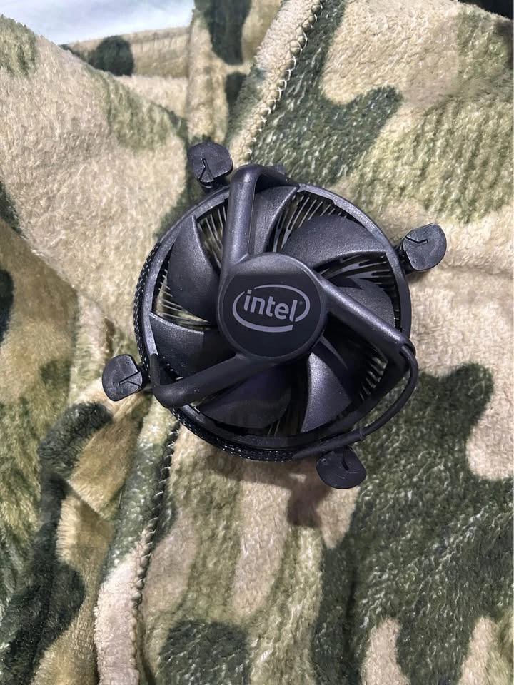 Intel CPU Fan - photo 2