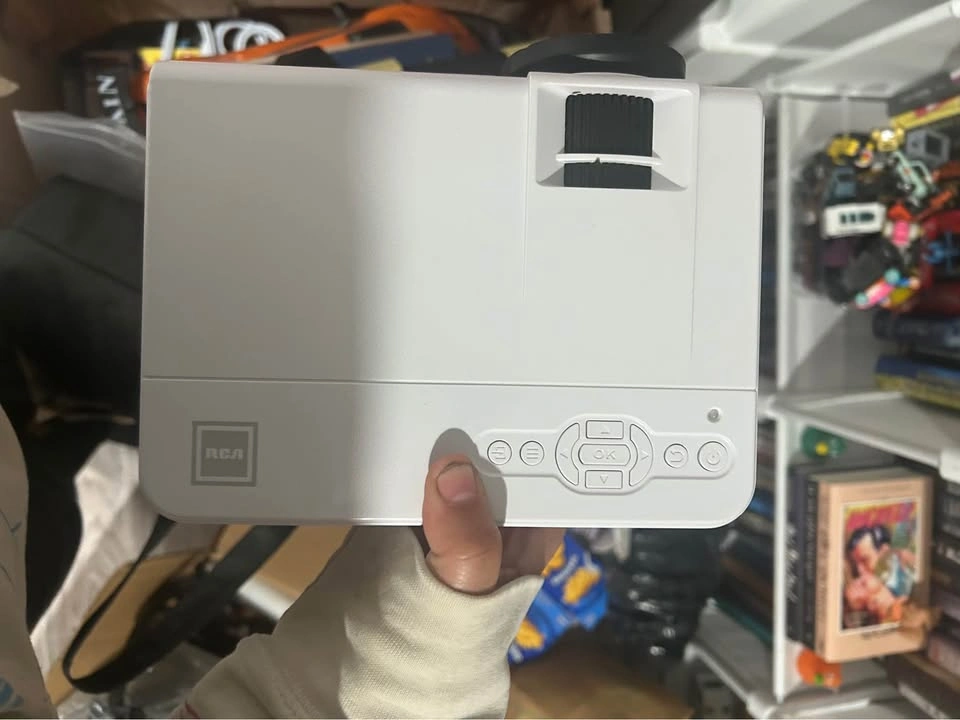 RCA Home Theater Projector RPJ112 - photo 2