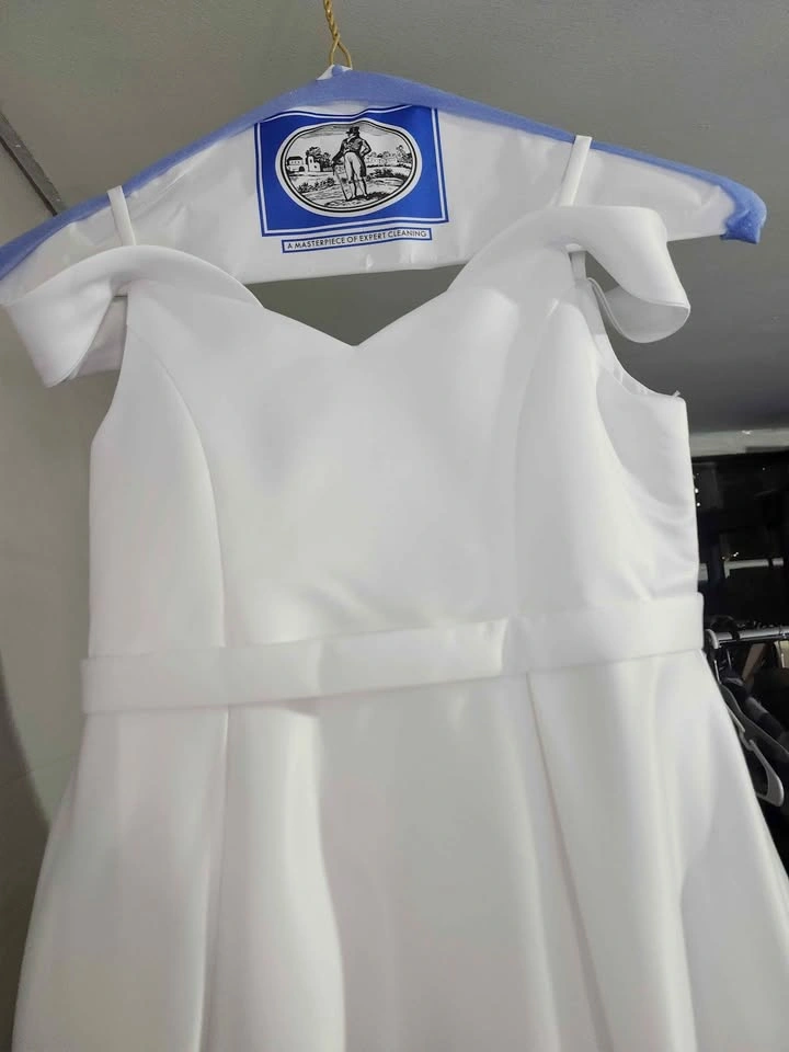 David's Bridal Girls White Satin Off-the-Shoulder Dress Size 6 - photo 4