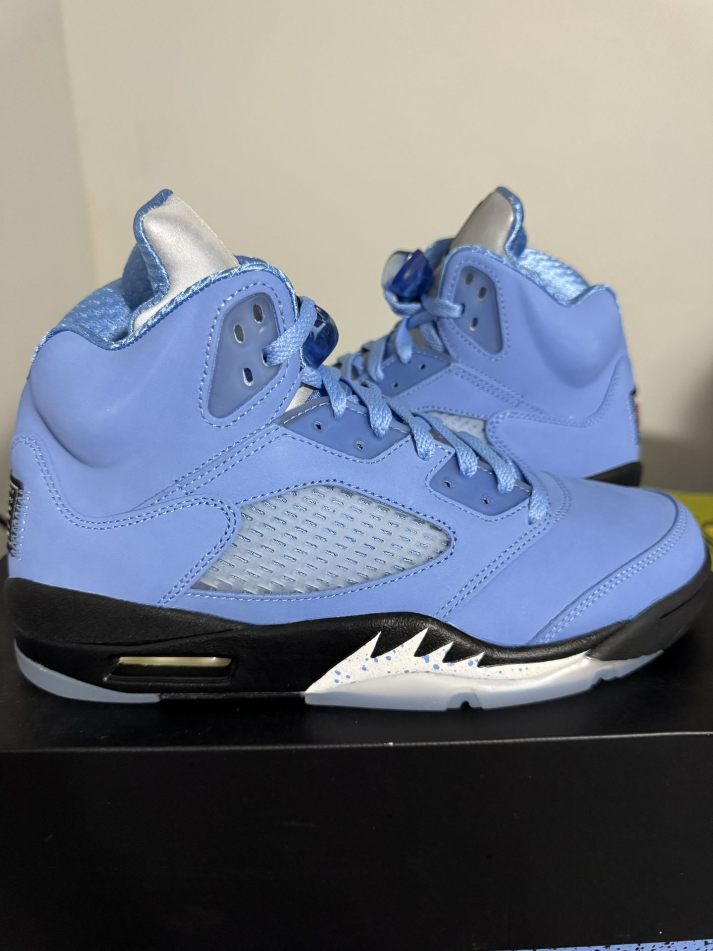 Jordan Retro 5 UNC Blue - photo 3