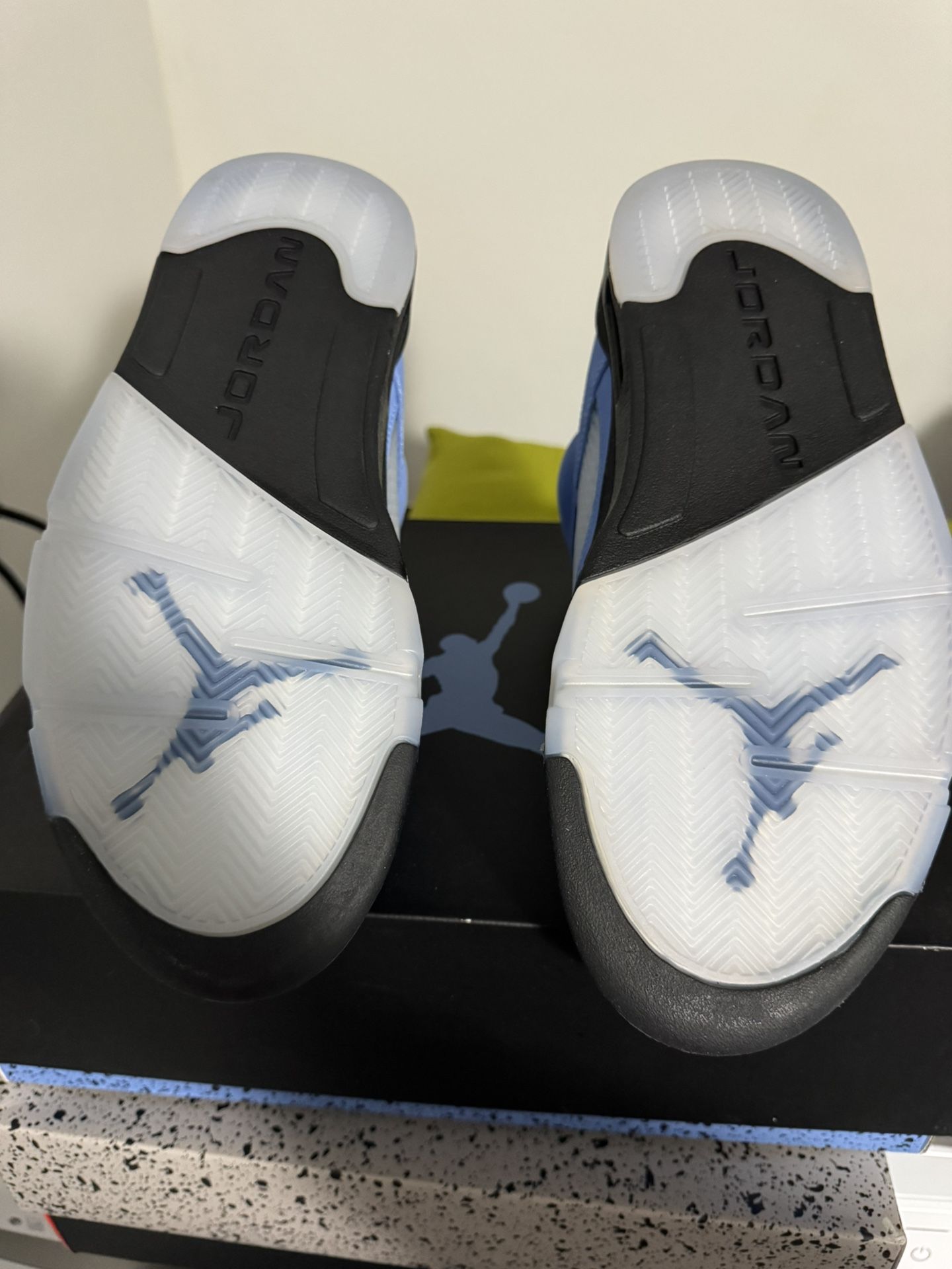 Jordan Retro 5 UNC Blue - photo 5
