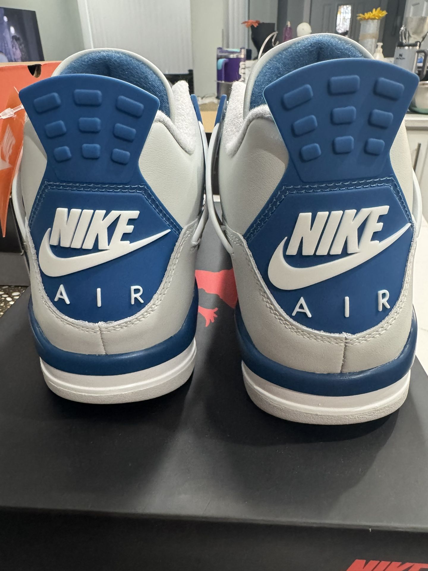 Jordan Retro 4 Military Blue - photo 4