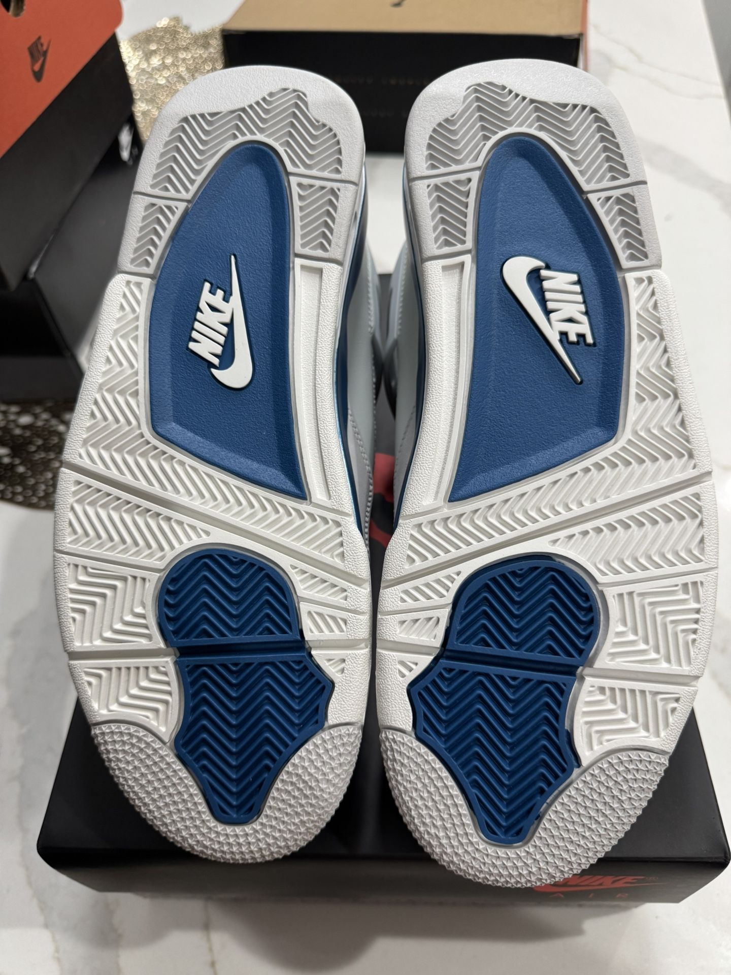 Jordan Retro 4 Military Blue - photo 5