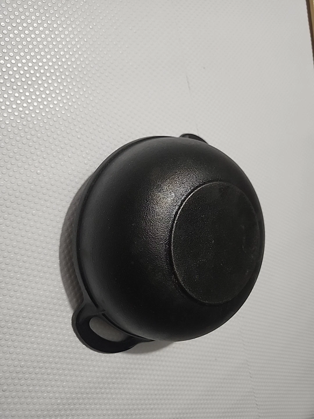 Used Cast Iron Skillet Has Wear - photo 4