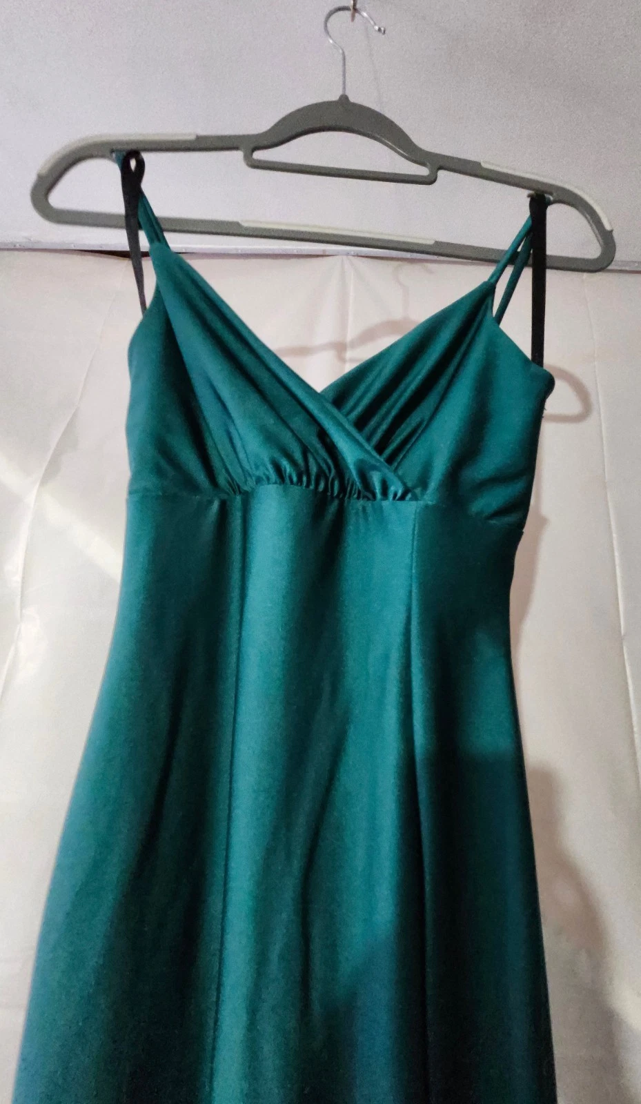 Emerald Satin Spaghetti-Strap Pencil Dress - photo 3