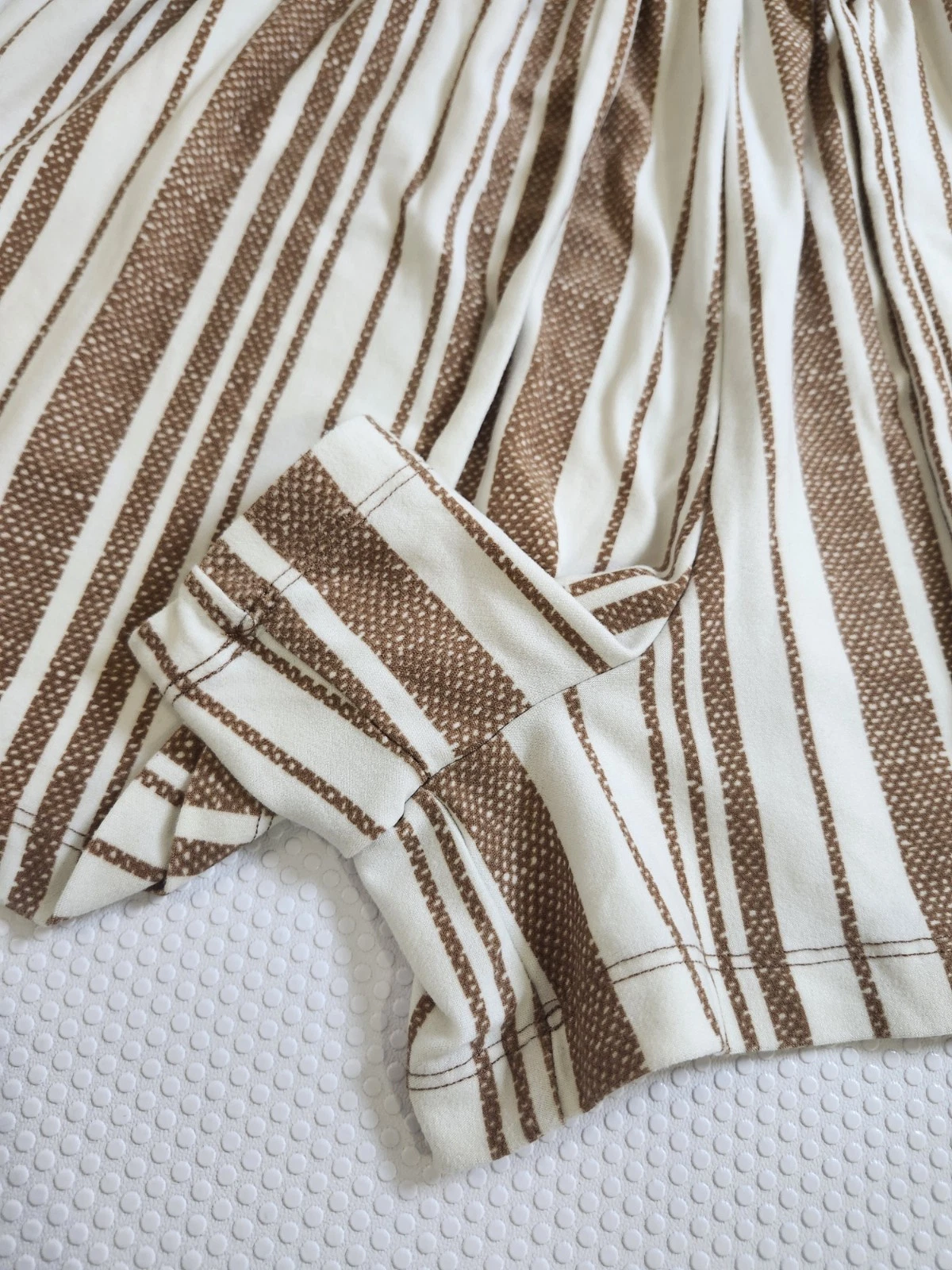 Derek Heart Cream & Brown Striped Sleeveless Romper - Size S - photo 4
