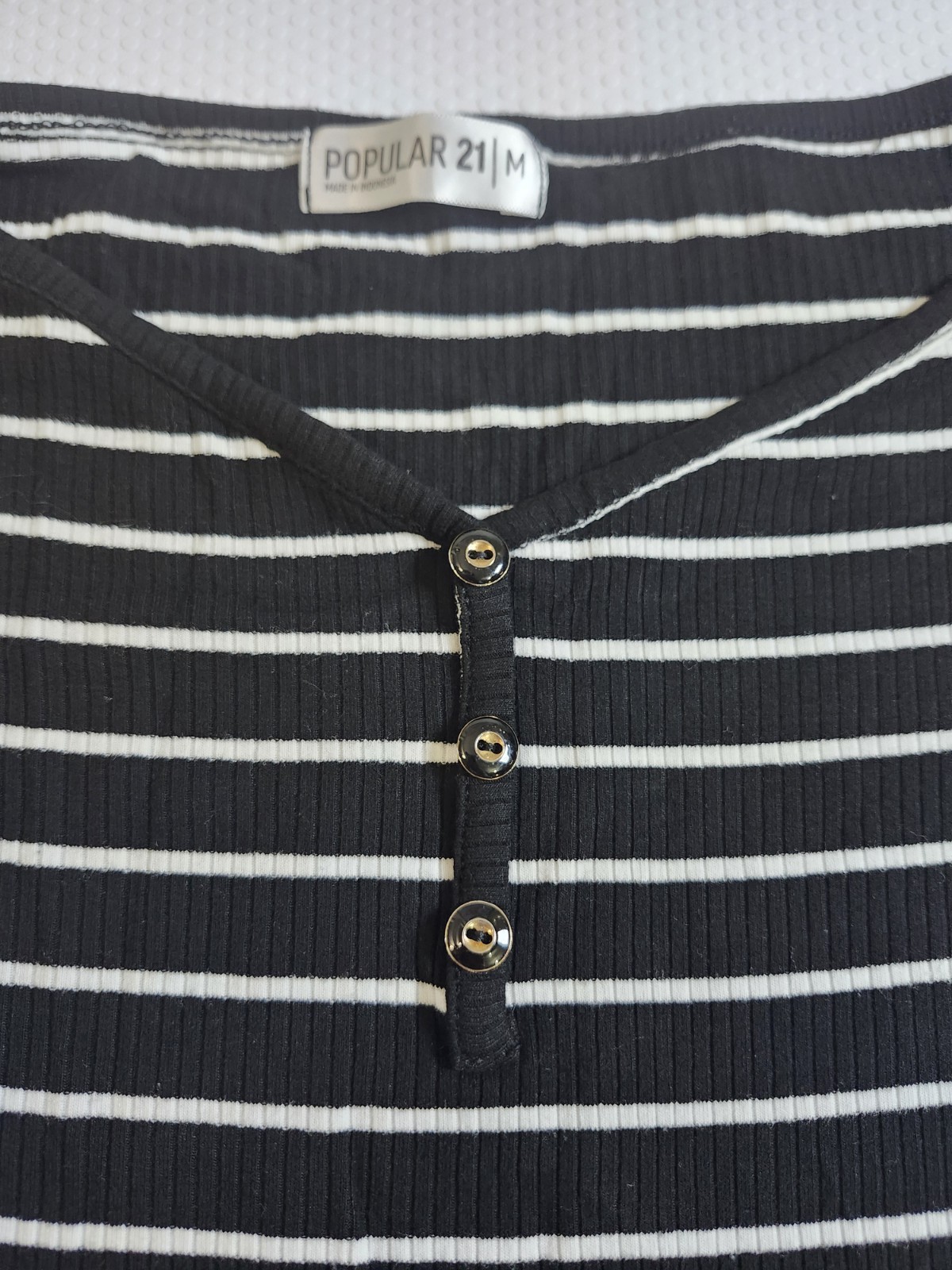 Off-Shoulder Black and White Striped Midi Dress - photo 3