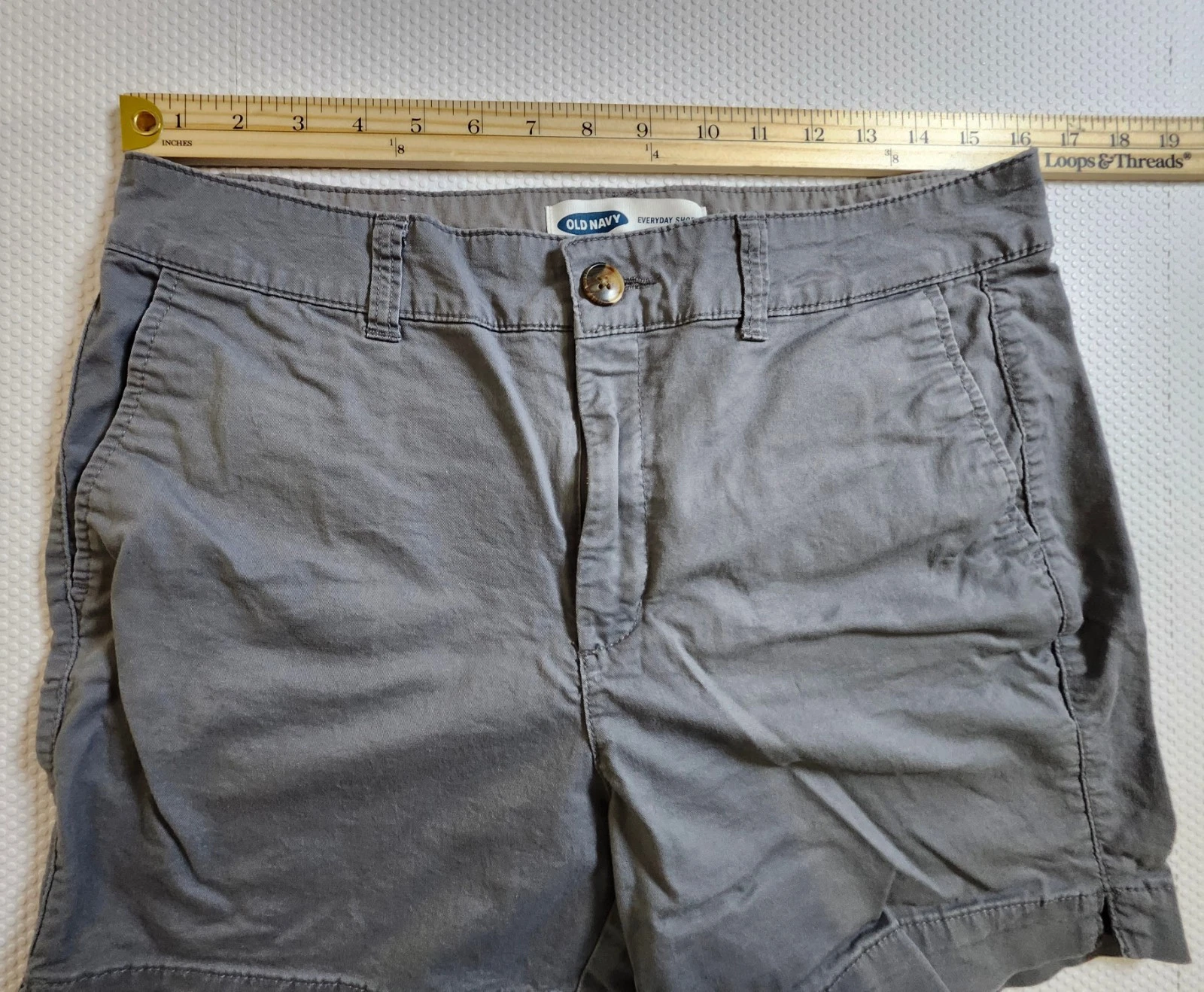 Old Navy Women's Gray Rolled-Hem Cotton Bermuda Shorts Sz 8 - photo 4