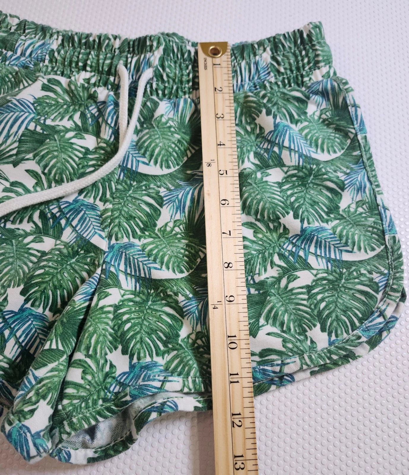 Women's Green Tropical Leaf Drawstring Athletic Shorts - photo 2