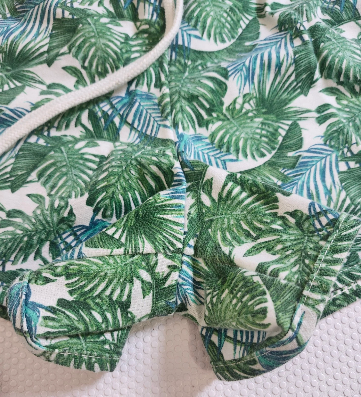 Women's Green Tropical Leaf Drawstring Athletic Shorts - photo 3