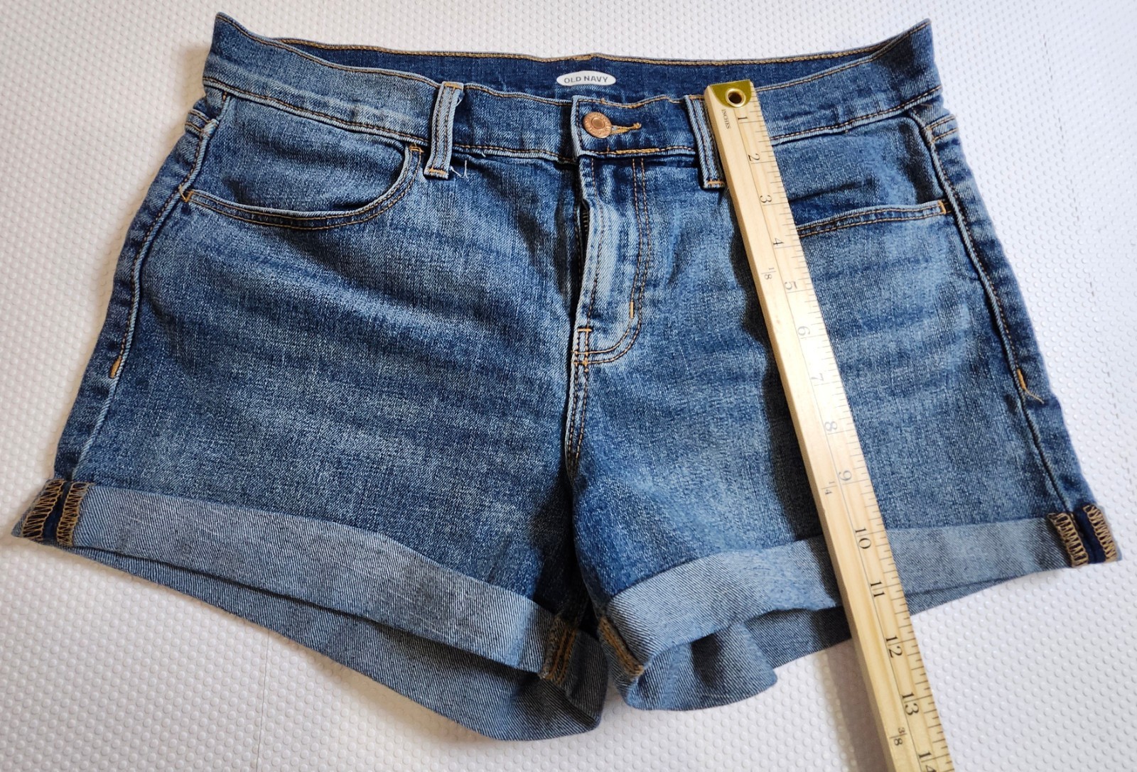 Old Navy Women's Blue Denim Roll-Cuff Shorts - photo 3