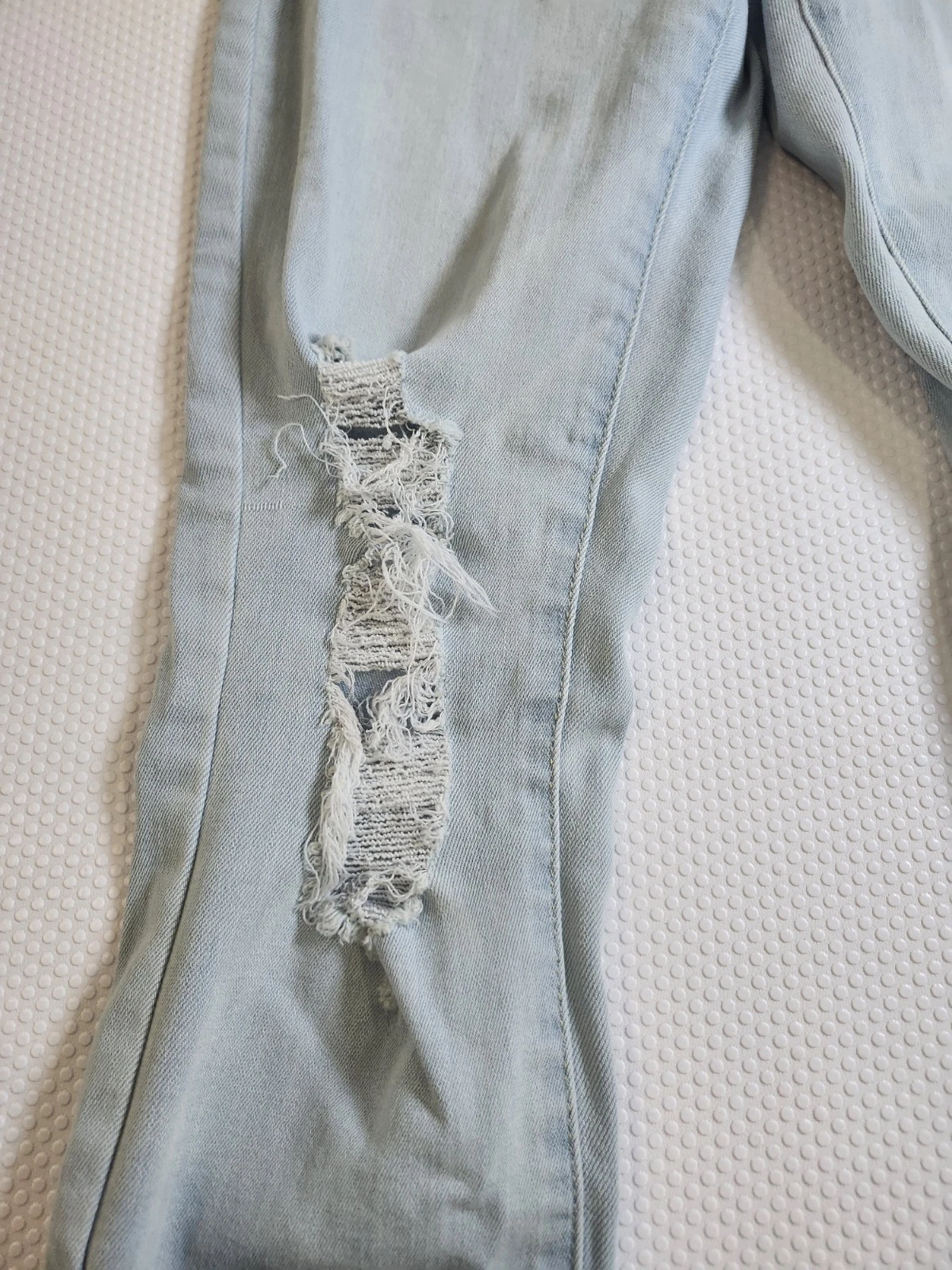 Bluenotes Light Wash Ripped Women's Skinny Jeans - photo 3