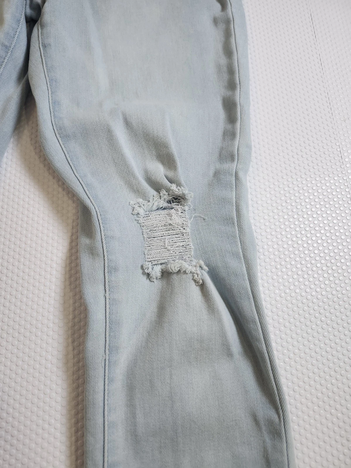 Bluenotes Light Wash Ripped Women's Skinny Jeans - photo 4