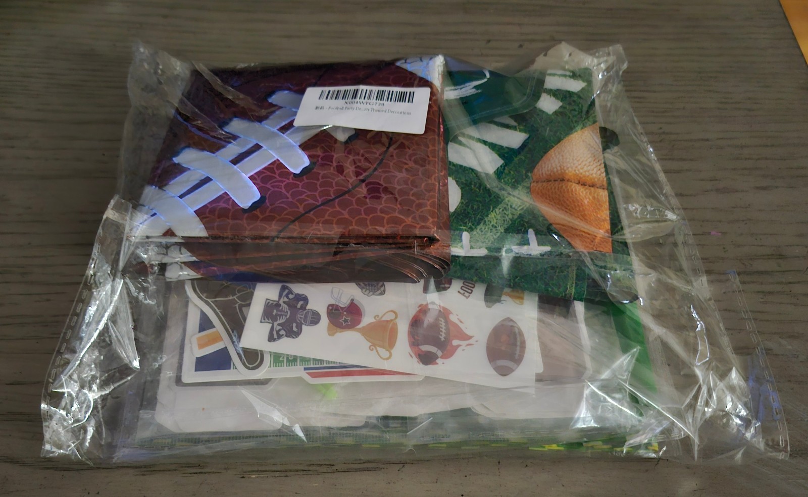 Football-Themed Party Decoration Kit - Brown & Green New - photo 2