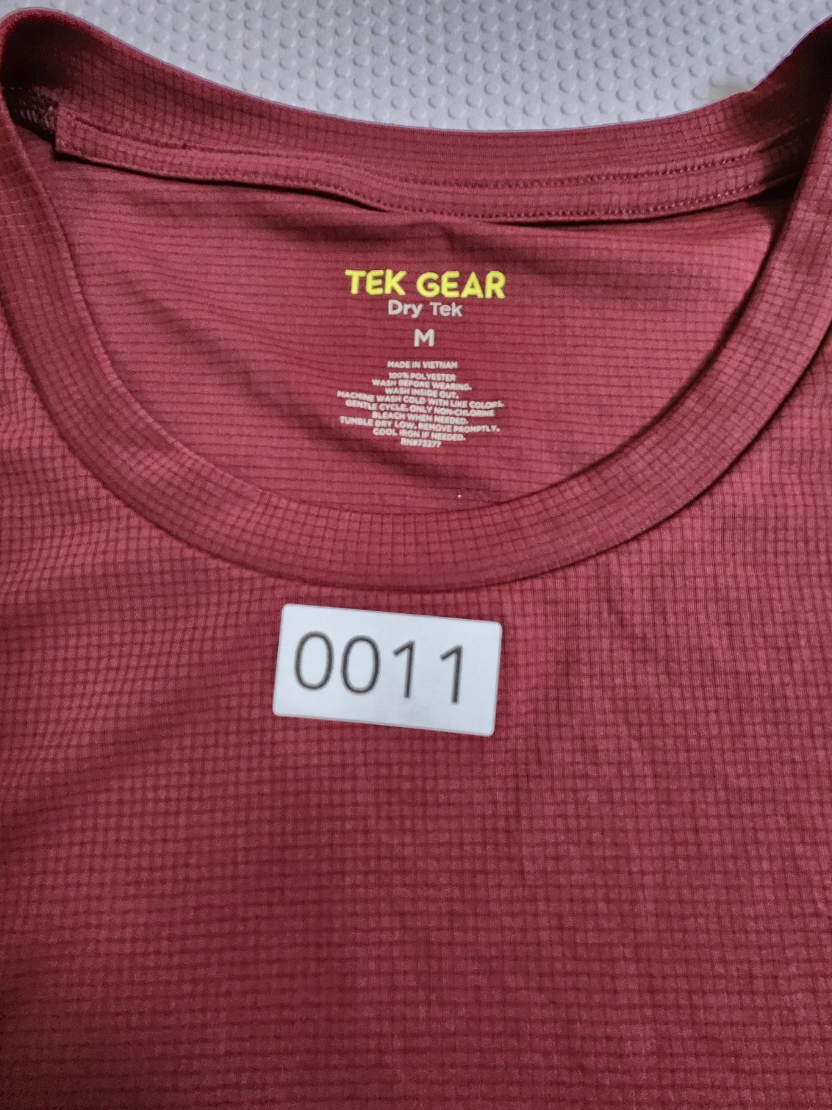 tek gear Men's Sleeveless Tank Top - Maroon - photo 2